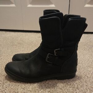 Ugg Womens Black Mid-Calf Buckle Boots Size 7.5